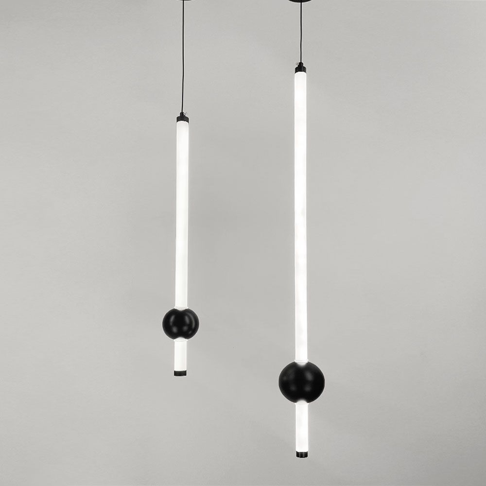 Led світильник у вертикальній формі 60 см із чорною кулькою YG 517A/600 VL BK
